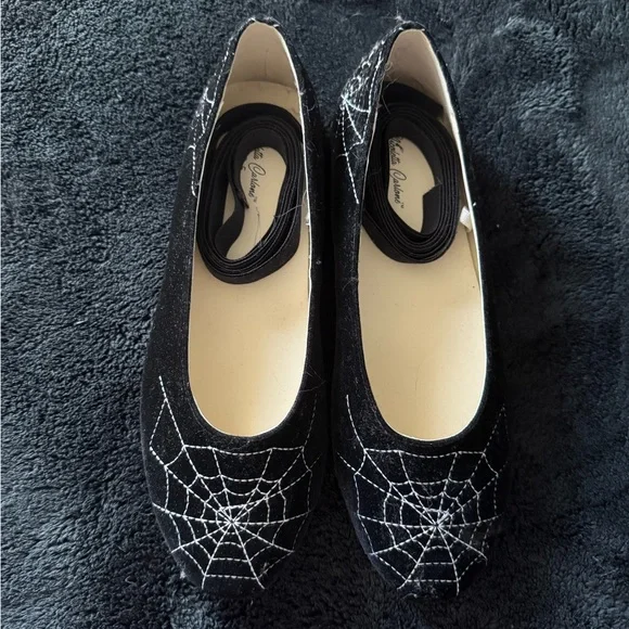 Black Velvet Spider Web Ballet Flats Nicolette Carlene size 41 - Picture 2 of 3
